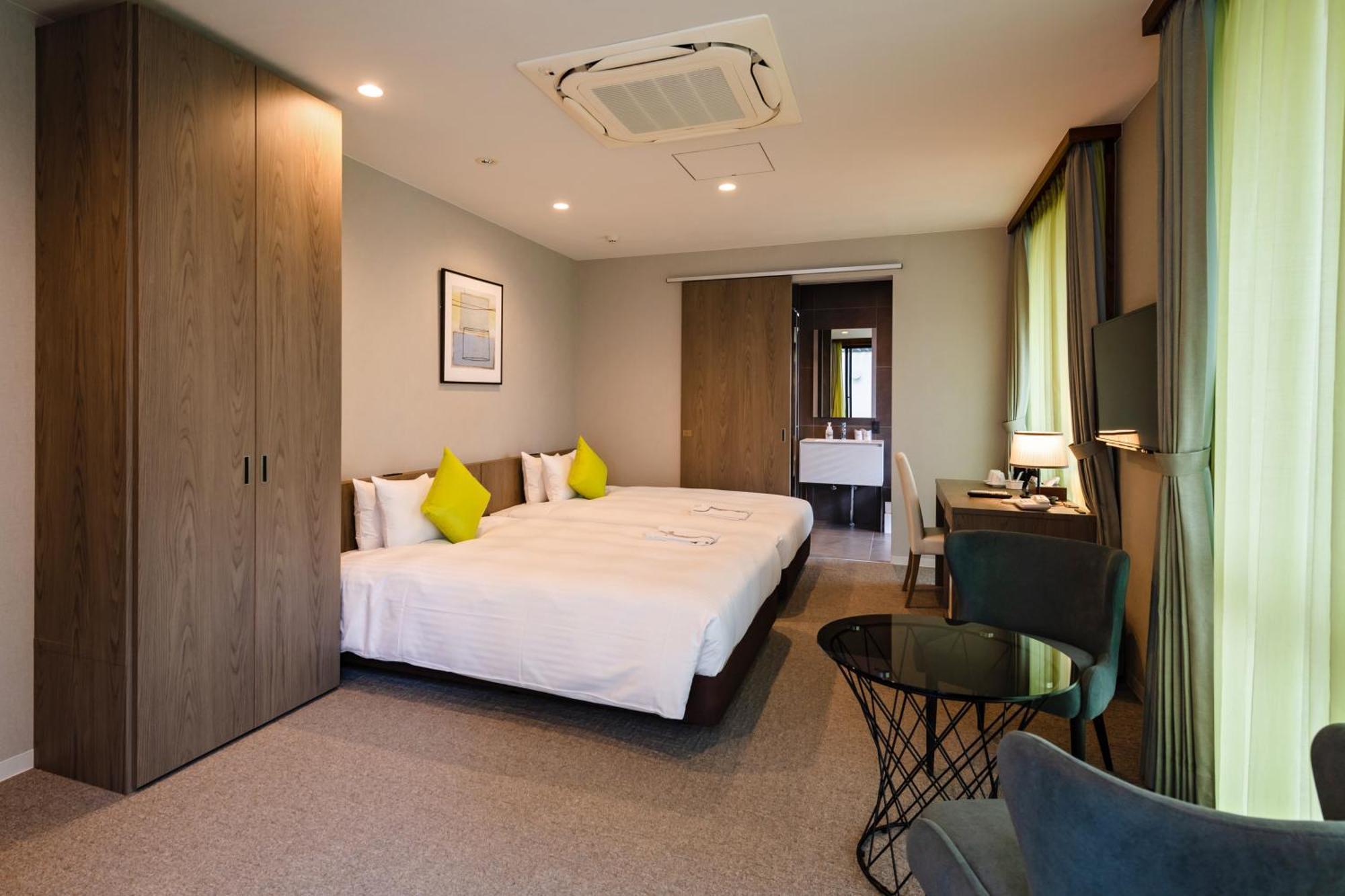 Hotel Azat Naha Zewnętrze zdjęcie