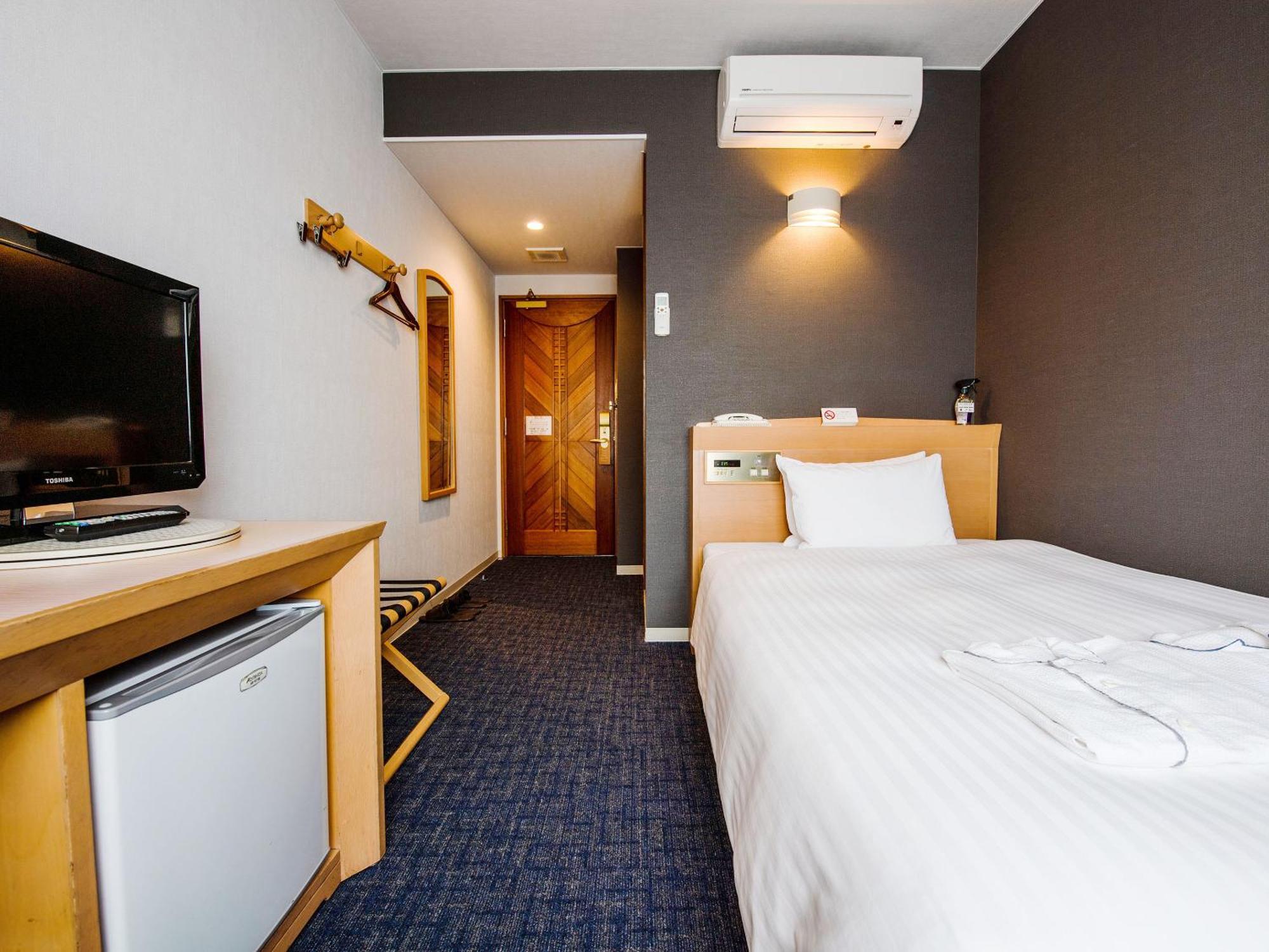 Hotel Azat Naha Zewnętrze zdjęcie