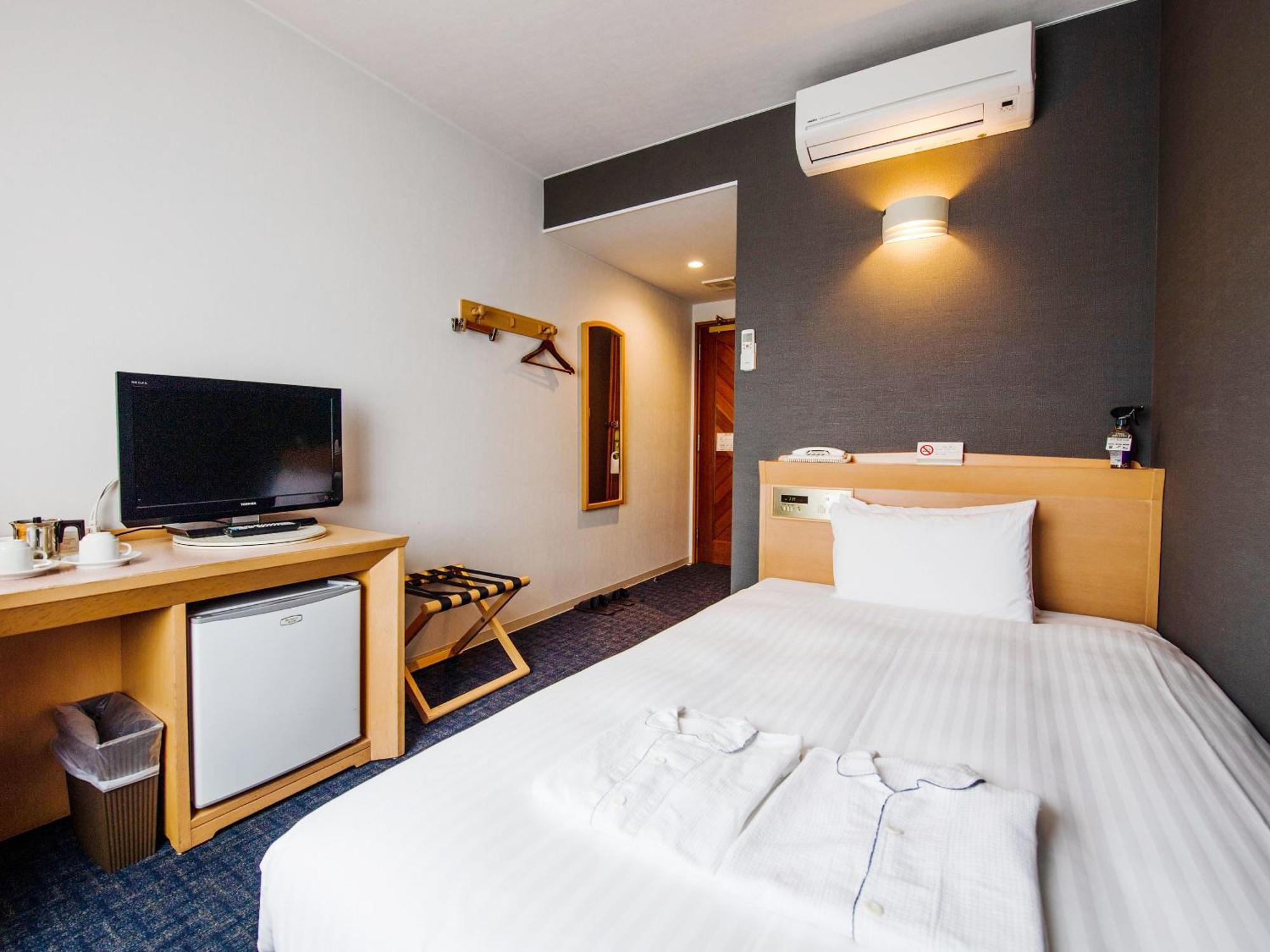 Hotel Azat Naha Zewnętrze zdjęcie