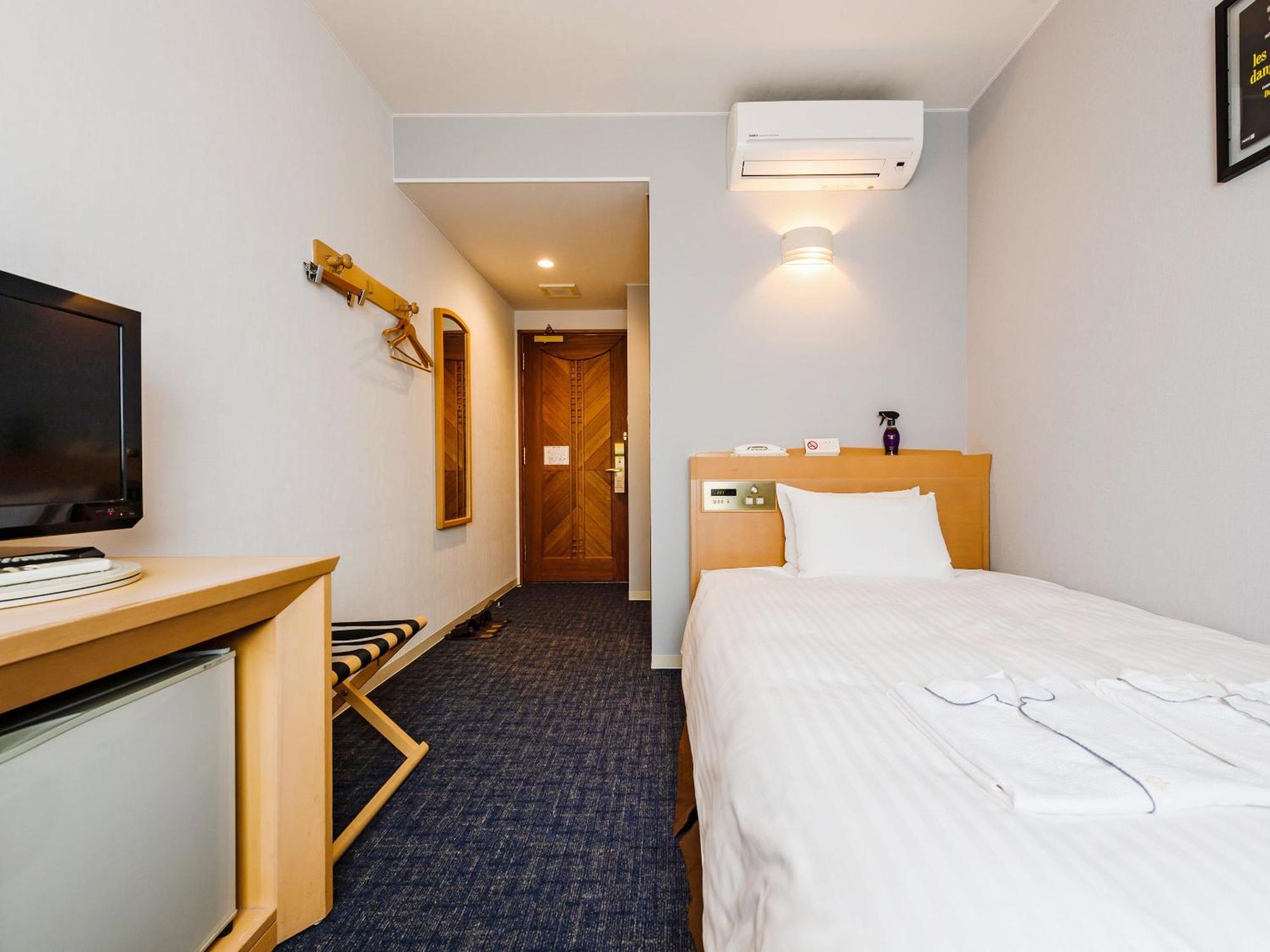 Hotel Azat Naha Zewnętrze zdjęcie