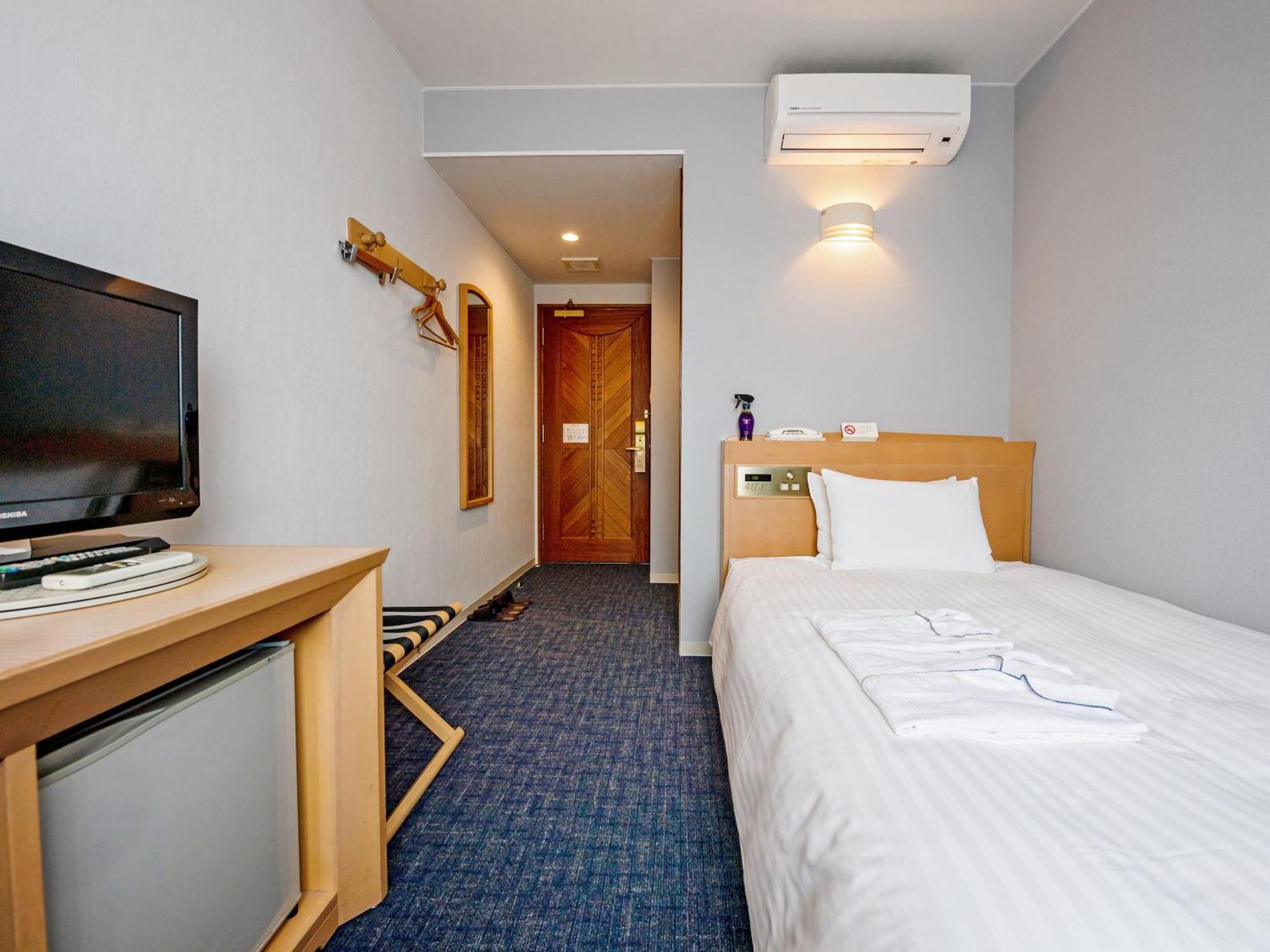 Hotel Azat Naha Zewnętrze zdjęcie